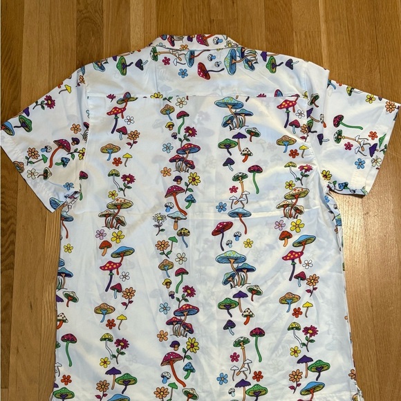 Fresh Prints of Bel Air Multicolor Mushroom Print Button Up Short Sleeve NWT - Picture 5 of 13